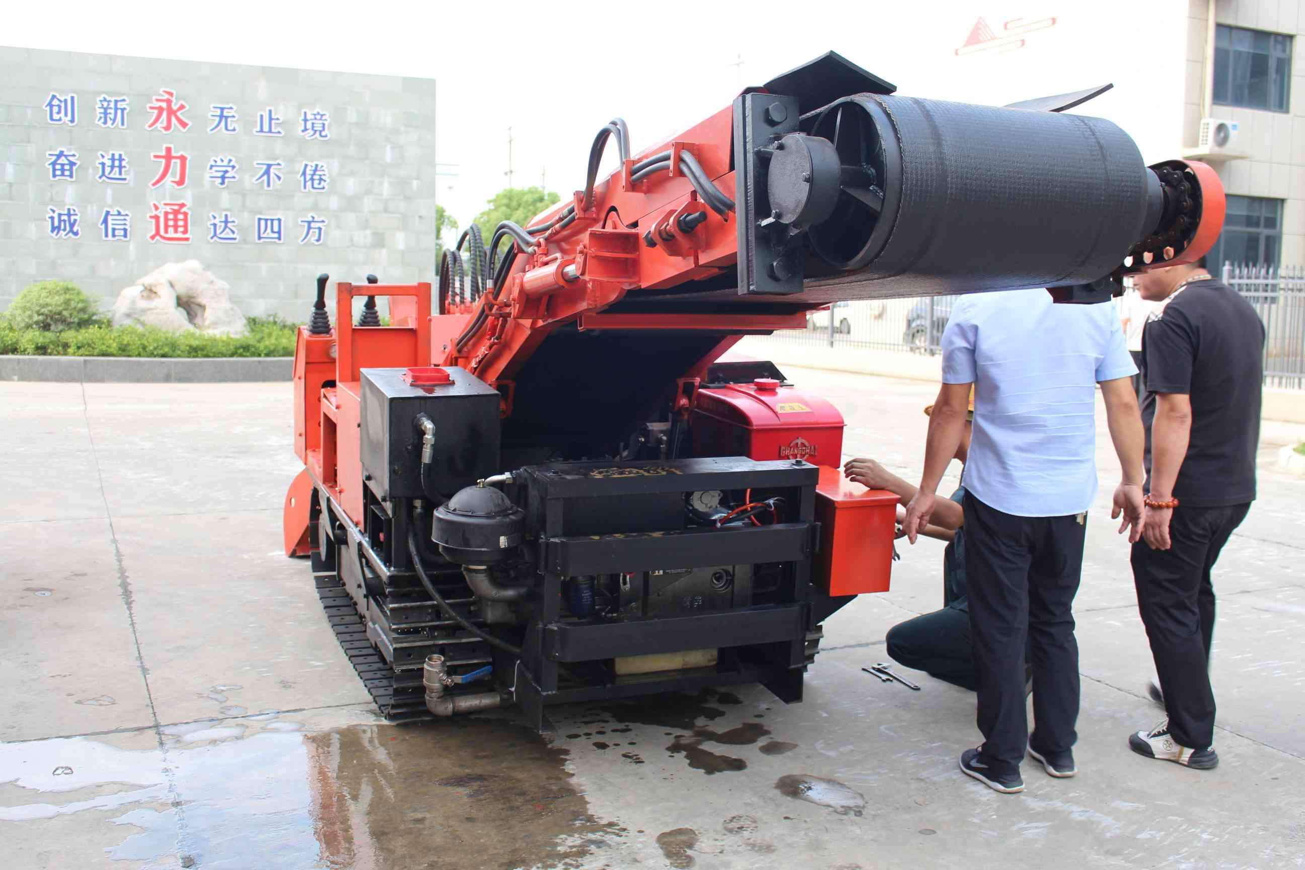 月圆金秋谢师恩，共贺佳节寄深情——致老师的中秋祝福(图1)